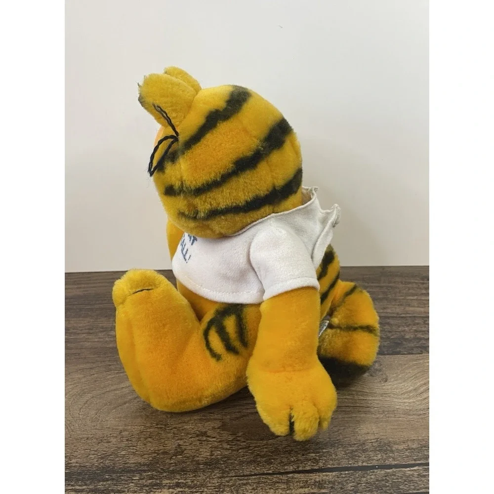 Vintage Garfield In T-Shirt 8